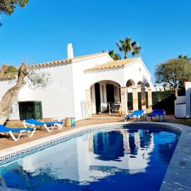 Villas El Pinar, hotelli kohteessa Cala en Blanes