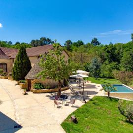 Aux Bories de Marquay, chambres d'hôtes B&B avec piscine et SPA près de Sarlat, Hotel in Marquay