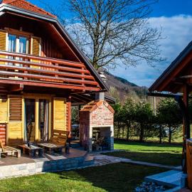 Petit chalet Belosevic, hotel i Kuželj