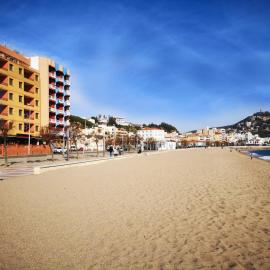 Apartamentos Elvira, hotell i Blanes