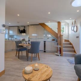 Hillview Hideaway with Hot Tub