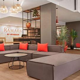 Ramada by Wyndham Valencia Almussafes, хотел в Алмусафес