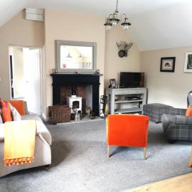 The Courtyard Apartment at Cefn Tilla Court, Usk, hotel v destinácii Usk