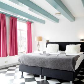 Modern Canal House Loft - City Center
