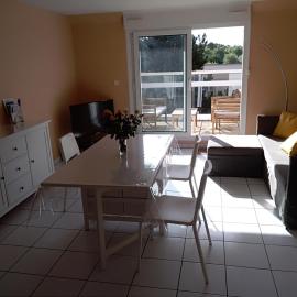 Appartement ds résidence privée avec parking privé