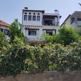 Armonia & Anemos Family Apartments