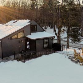 Acorn Lodge - Luxury Cabin, Catskills, Windham Mountain, Hunter Mountain、Cairoのホテル