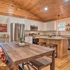 ‘Painted Skies’ Upscale Getaway By Lake Burton!, hotel v destinaci Tiger