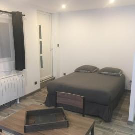 Studio Plain pied avec terrasse couverte 20m wifi et smart tv