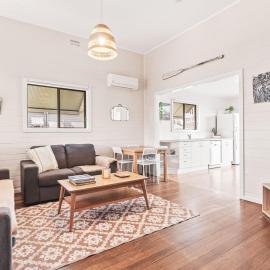 Rosena - The Classic Beach House - 5 Cashmore Street, hotel a Evans Head