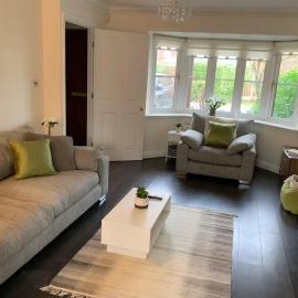 Spacious and amazing 4 bedroom detached house, hotell i Manchester