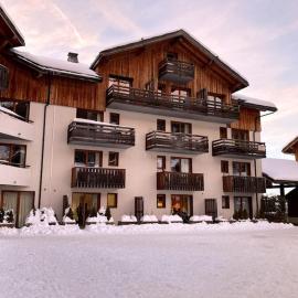 Appartement cosy pour 6 pers en plein centre station Les Orres 1800, RDC, Pied des pistes, hotel in Le Mélézet