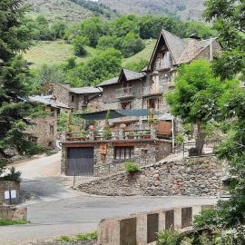Casa Tonya, hotel di Unarre