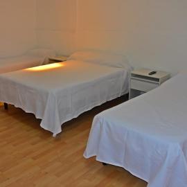 Habitación con oficina a la calle, hotel in La Rioja
