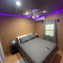 Bahia Azul Apartment、Six Hutsのホテル