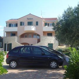 Apartmani Kristiana, hotel v Jezere