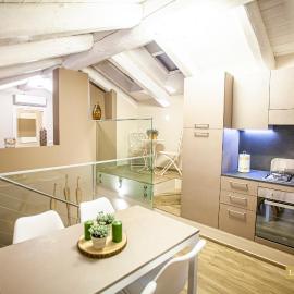 La Casa dell'Olmo - Suite Apartment Cuneo, hotel en Cuneo