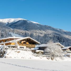 Chalet in Neukirchen with Mountain Views、Rosenthalのホテル