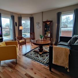 At Home in Oak Park, מלון באוק פארק