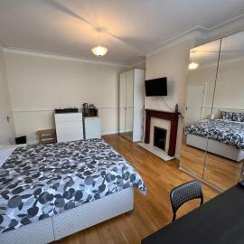 Gladstone Lodge, hotel in London