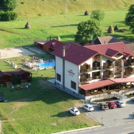 HOTEL CARPATHIA, hotell i Remeţi