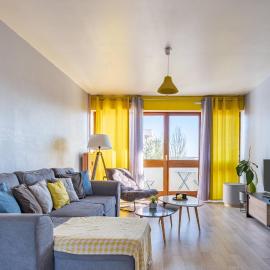 Appartement spacieux équipé avec WIFI, ξενοδοχείο στη Μπουρζ