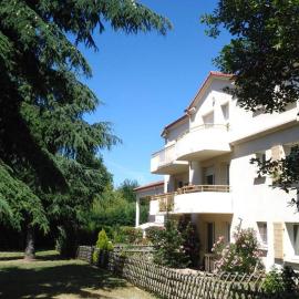 Chambre d'hôtes Les Cottages de Sainte Émilie, Hotel in Annonay