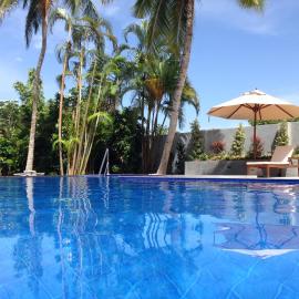 TROPICAL HOUSE - Jungleside Villa, hotel in Hikkaduwa