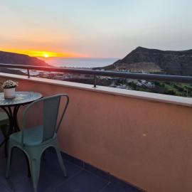 Sybarix Apartment: Precioso apartamento con vistas al golf y el mar