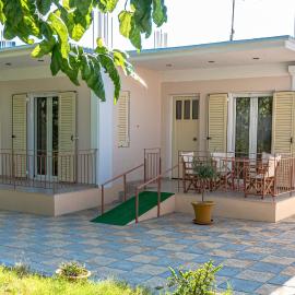 Anesis Residence, hotel v destinaci Dhrepanon