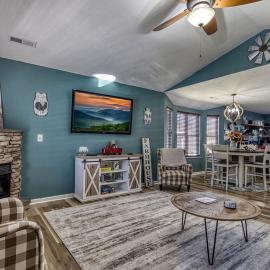 The Mason Jar, Hot Tub, WIFI, 560 FREE tickets each paid day