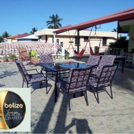 The Red Hut Inn, hotel di Belize City
