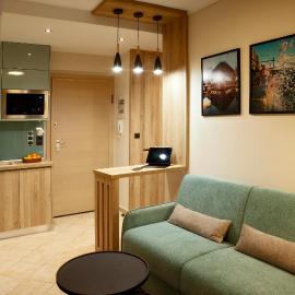 Designer apartments close to the center + free parking, hotel di Tesalonika