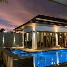 Banburi Villa - 5 Bedroom Private Pool Villa、クラビタウンのホテル