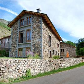 Casa Rural Las Verdes l y II, Hotel in Torre de Babia