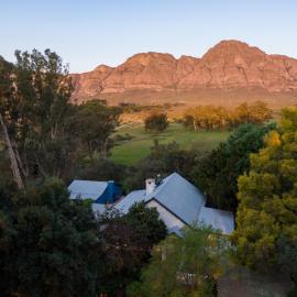 Wild Olive House at Bartholomeus Klip, hotell i Hermon