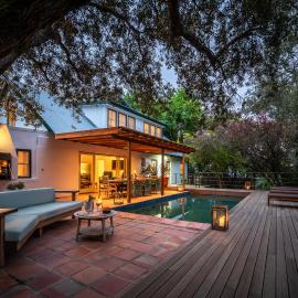 Heron House at Bartholomeus Klip, hotel in Hermon