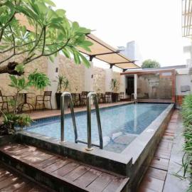 Favor Hotel Makassar City Center By LIFE, מלון במקאסאר