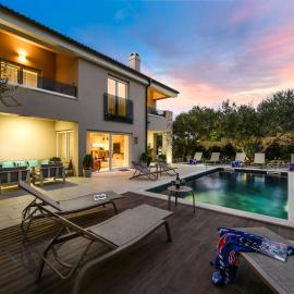 LUXURY VILLA GOGA
