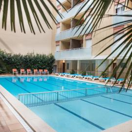 Apartaments Costa d'Or, hotel in Calafell
