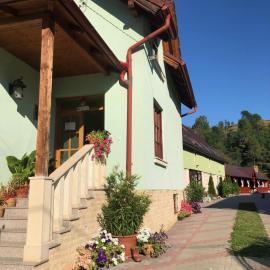 Tünde Vendégház, hotel in Viştea