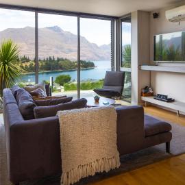 Hello QT Pounamu, hotel a Queenstown