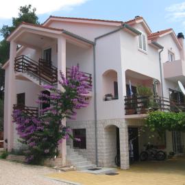 Apartments Vanda, hotel di Vrboska