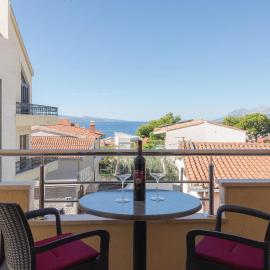 Three-Bedroom Apartment With Sea View In Baska Voda