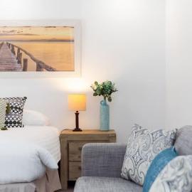A3 Modern Apt with Free Parking and Private Bathroom