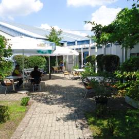 Sportpark Jürgen Fassbender, hotel di Eggenstein-Leopoldshafen