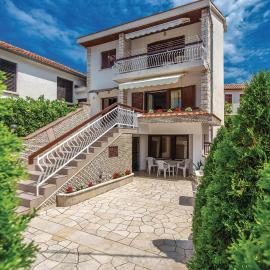 Cozy Apartment In Jadranovo