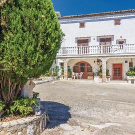 Two-Bedroom Apartment In Porec