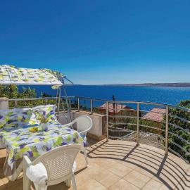 Stunning Apartment In Karlobag With Wifi