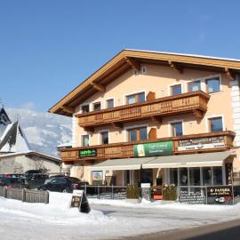 Stylish Flats in Uderns near Ski Lifts